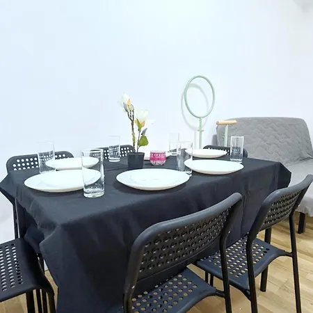 Spacious Apartment In A Lively Area Vídeň Exteriér fotografie