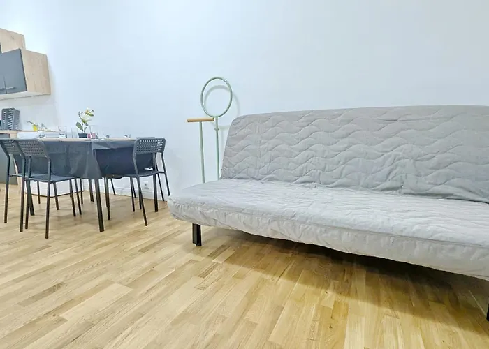 Spacious Apartment In A Lively Area