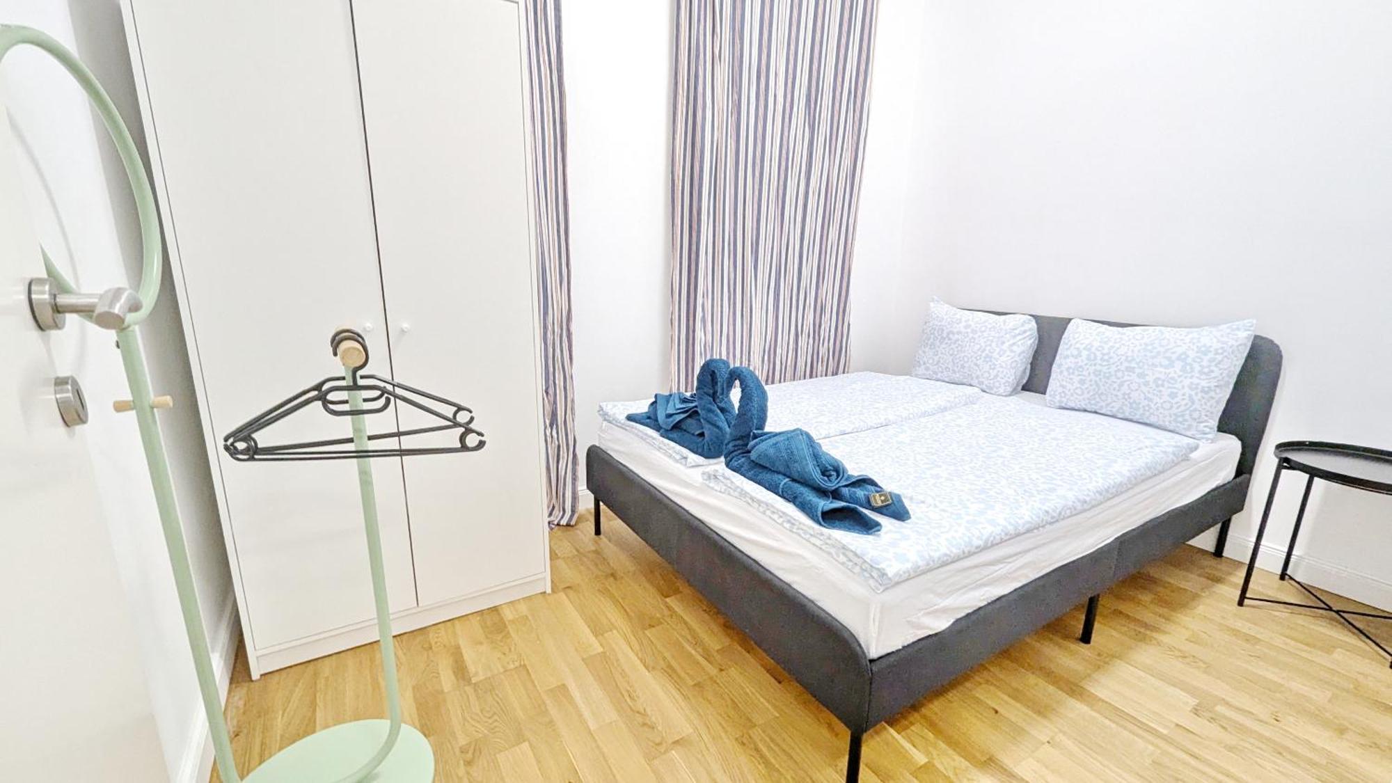 Spacious In A Lively Area Apartmán *